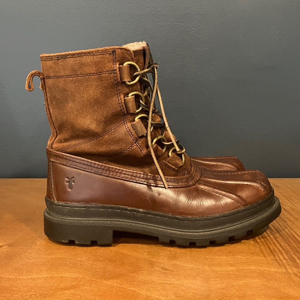 Frye Riley D-Ring Waterproof Lace-Up Sherpa Lined Duck Boots. Sz 7